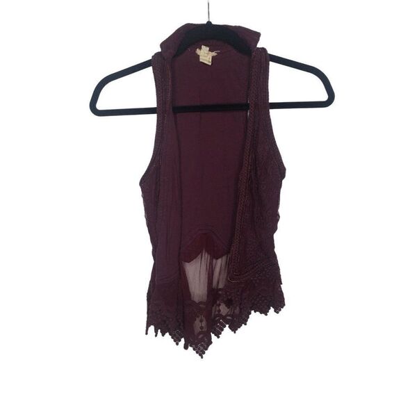 Gimmicks by BKE Vest Burgundy - Picture 1 of 6